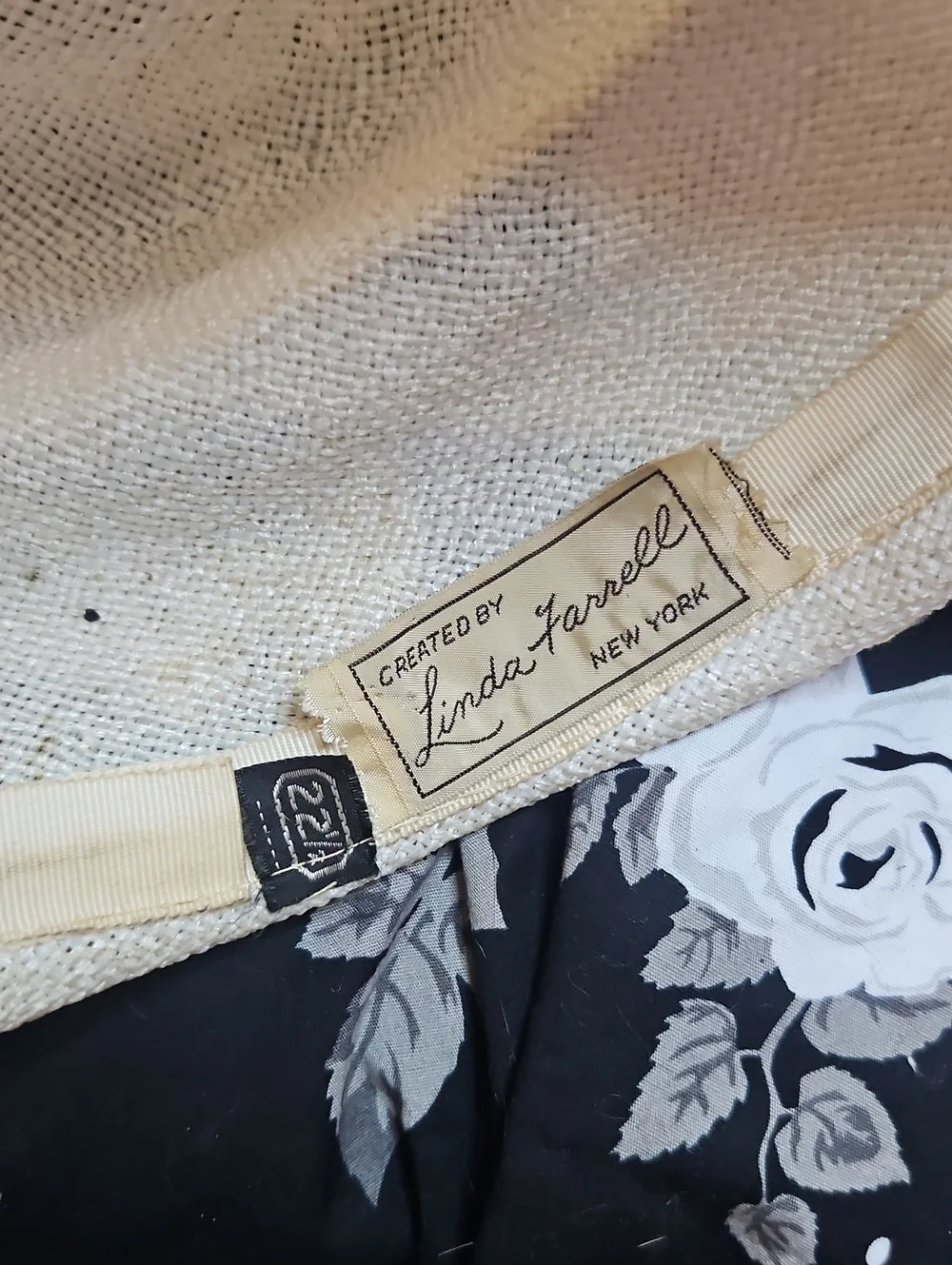 1950s Vintage Rare Judith Leiber Straw  Floral Pillbox Veil Hat Petal Trim